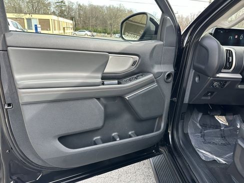 Used 2025 Ford Expedition Active image 17