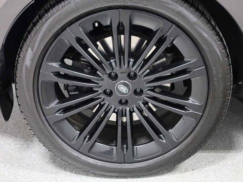 Used 2023 Land Rover Range Rover Long Wheelbase First Edition image 35