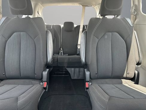 Used 2023 Chrysler Voyager LX FWD image 12