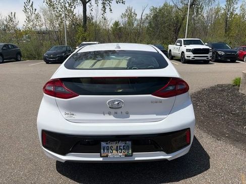 Used 2017 Hyundai Ioniq SEL FWD image 4