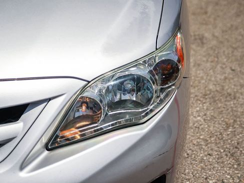 Used 2013 Toyota Corolla L FWD image 10