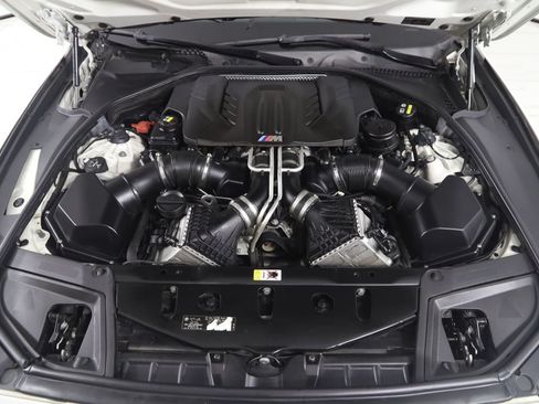 Used 2015 BMW M5 RWD image 54