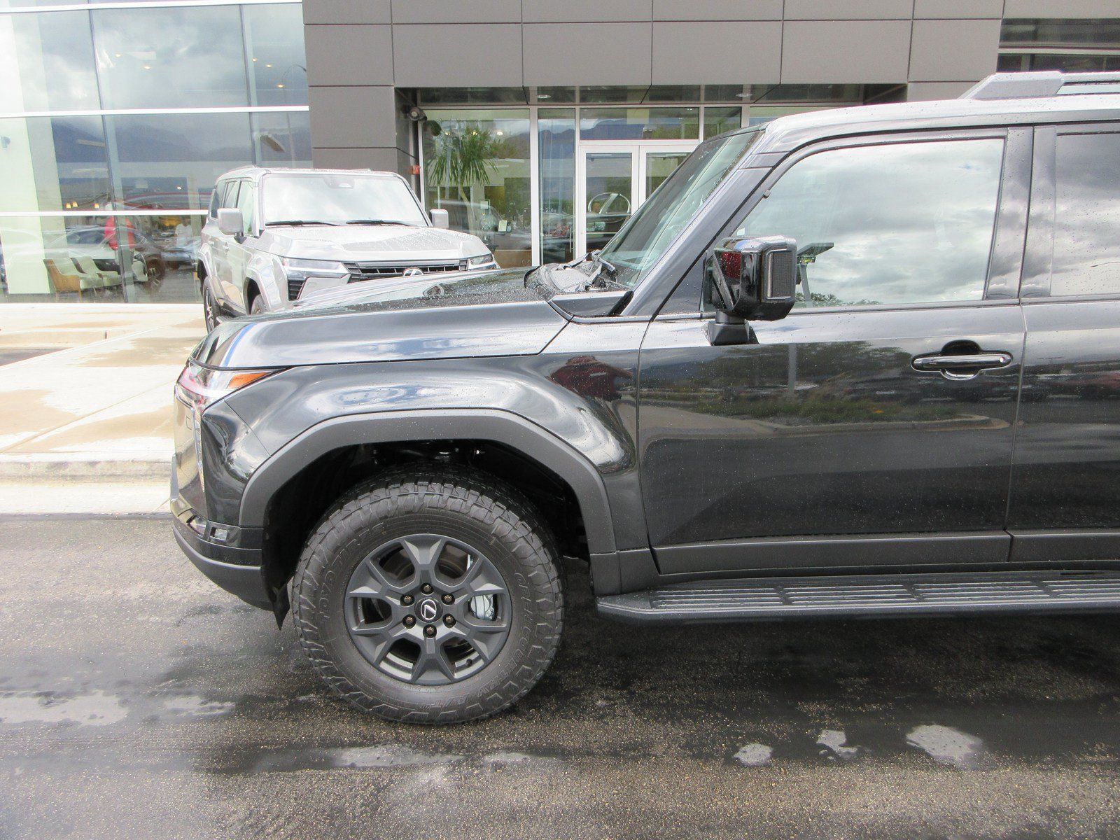 Used 2026 Lexus GX 550 AWD/4WD image 2