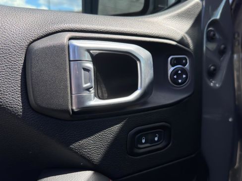 Used 2021 Jeep Gladiator Rubicon image 13