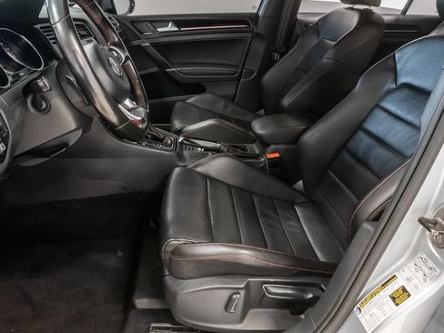 Used 2017 Volkswagen GTI SE FWD image 12