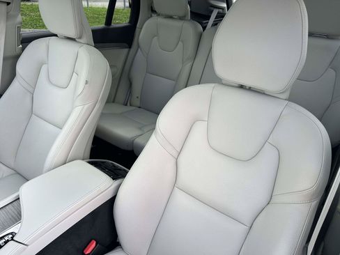 Certified 2023 Volvo XC90 B6 Plus w/ Protection Package Premier AWD/4WD image 17