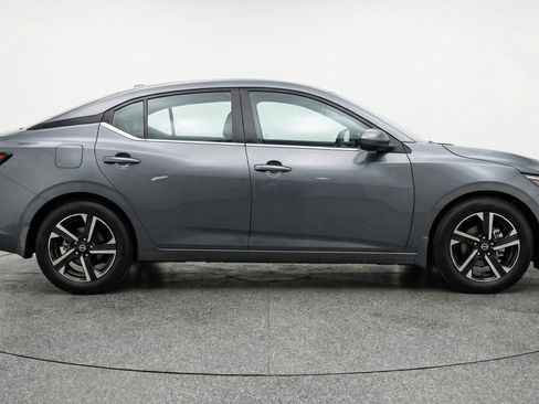 Used 2025 Nissan Sentra SV FWD image 11