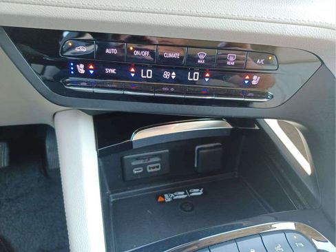 Used 2023 Buick Envision AWD Avenir image 24