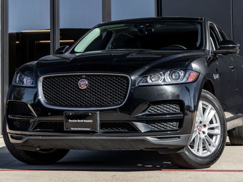 Used 2019 Jaguar F-PACE Prestige image 3