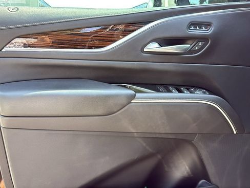 Used 2021 Cadillac Escalade Premium Luxury AWD/4WD image 26