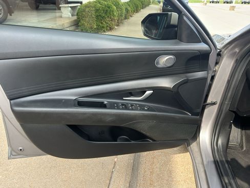 Used 2023 Hyundai Elantra Blue FWD image 14