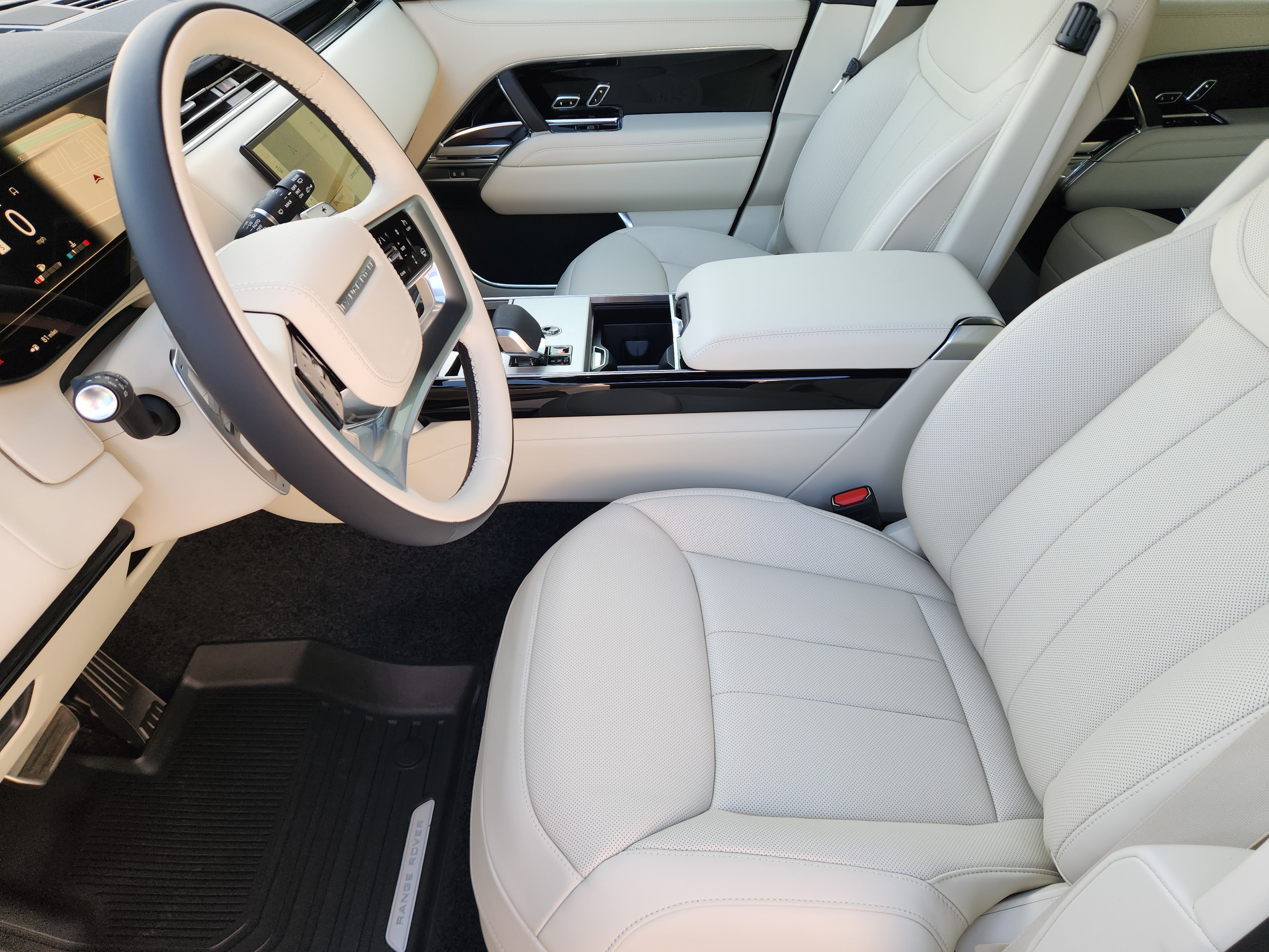 New 2026 Land Rover Range Rover Long Wheelbase SE AWD/4WD image 8