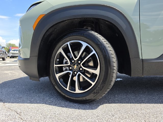 Used 2025 Chevrolet TrailBlazer LT FWD image 34