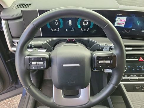 Used 2025 Hyundai Santa Fe SEL FWD image 26
