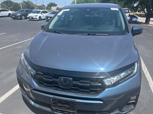 Used 2025 Honda Odyssey Touring image 2