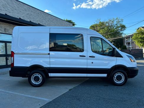 Used 2019 Ford Transit 250 130 Medium Roof RWD image 7