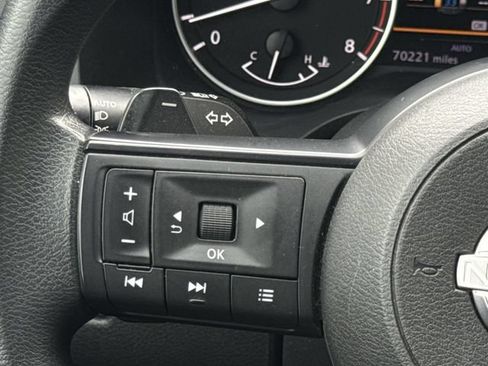 Used 2024 Nissan Rogue S AWD/4WD image 11