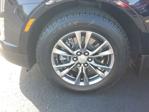 Used 2021 Cadillac XT5 Premium Luxury w/ LPO, Premium Carpet Package FWD image 11