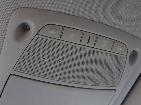 Used 2020 Nissan Rogue SV image 23