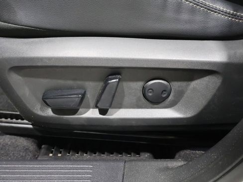 Used 2023 Nissan Rogue SL w/ SL Premium Package image 13