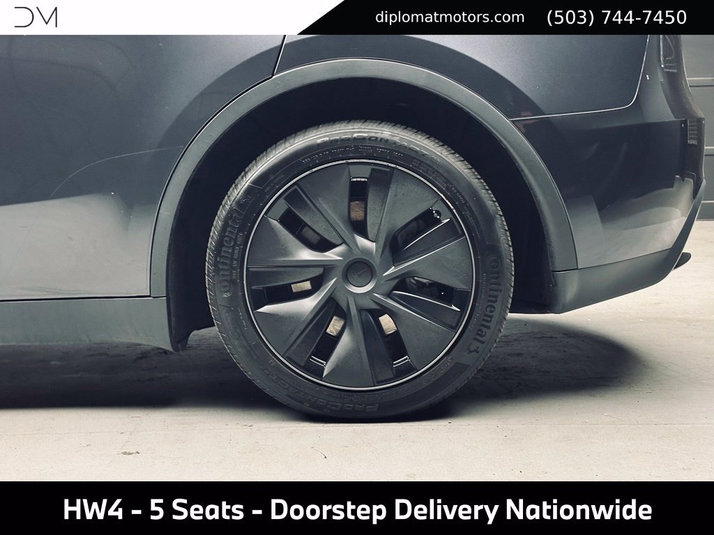 Used 2025 Tesla Model Y Long Range AWD/4WD image 36