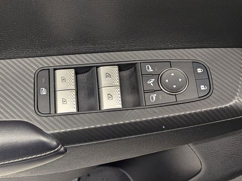 Used 2024 Mitsubishi Outlander SE image 19