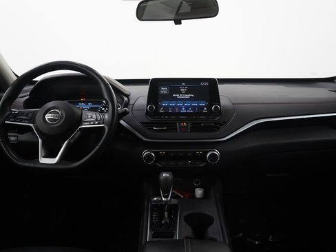 Used 2022 Nissan Altima 2.5 SR w/ Midnight Edition Package image 12