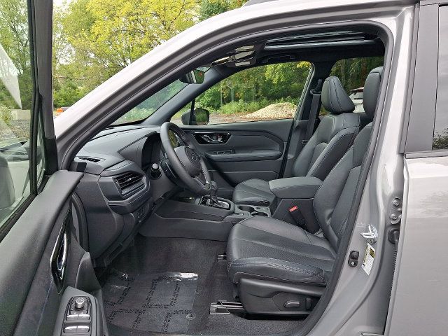 Used 2025 Subaru Forester Limited AWD/4WD image 14
