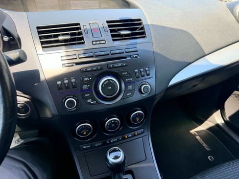 Used 2013 MAZDA MAZDA3 i Touring FWD image 18