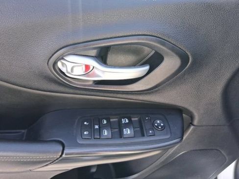 Used 2016 Jeep Cherokee Limited AWD/4WD image 13