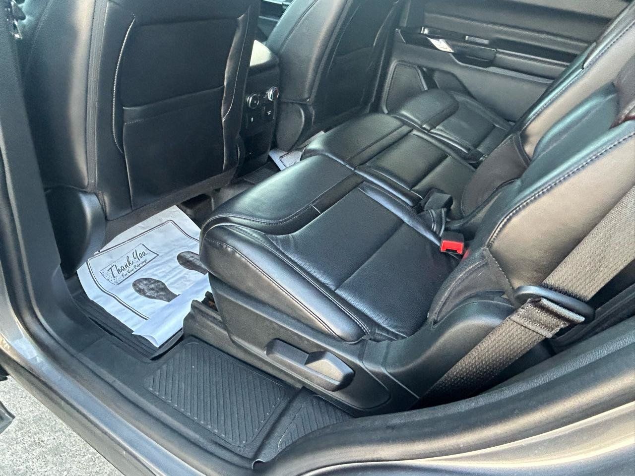 Used 2021 Ford Explorer Platinum w/ Premium Technology Package AWD/4WD image 9