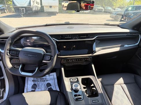 Used 2026 Jeep Cherokee Overland w/ Advanced Pro Tech Group AWD/4WD image 13