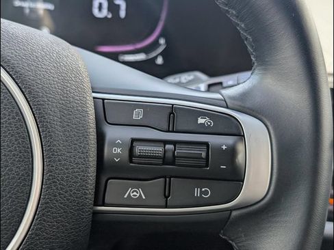 Certified 2025 Kia Sportage EX FWD image 15