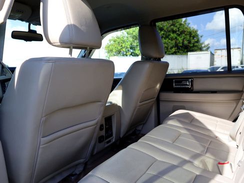 Used 2014 Lincoln Navigator 2WD image 13