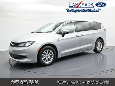 Used 2023 Chrysler Voyager LX FWD image 1