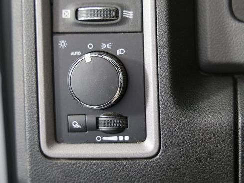 Used 2017 RAM 2500 Tradesman w/ Chrome Appearance Group image 15