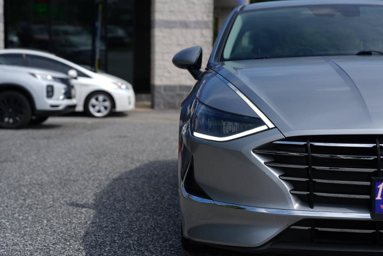 Used 2021 Hyundai Sonata SE w/ Winter Weather Package FWD image 5