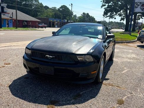 Used 2011 Ford Mustang Coupe w/ 101A Rapid Spec Order Code RWD image 3