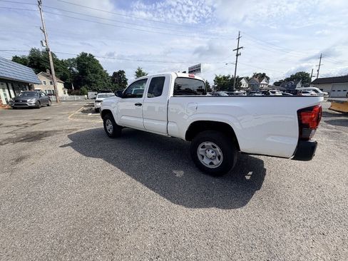 Used 2019 Toyota Tacoma SR RWD image 44