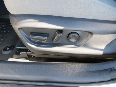 Used 2025 Toyota Camry LE image 17