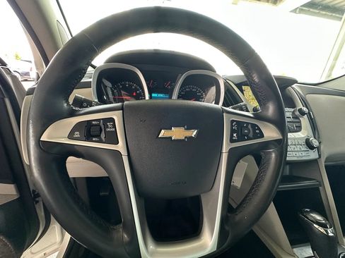 Used 2017 Chevrolet Equinox Premier w/ Enhanced Convenience Package FWD image 29