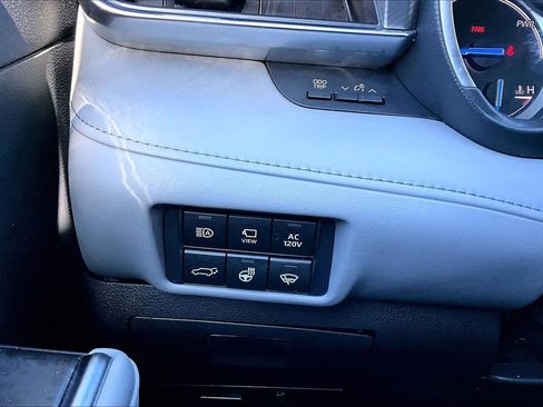 Used 2021 Toyota Highlander Platinum image 34