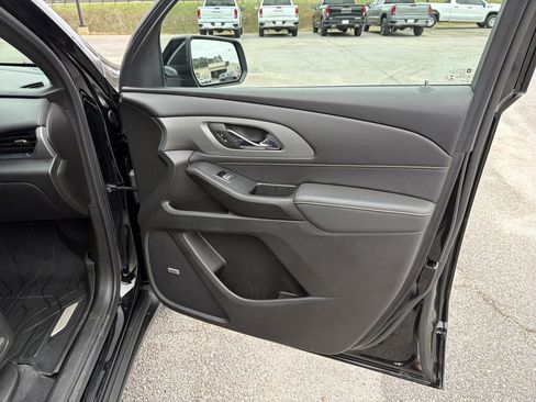 Used 2023 Chevrolet Traverse LT w/ LT Premium Package image 17