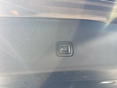 Used 2018 Buick Enclave Premium w/ Experience Buick Package image 9