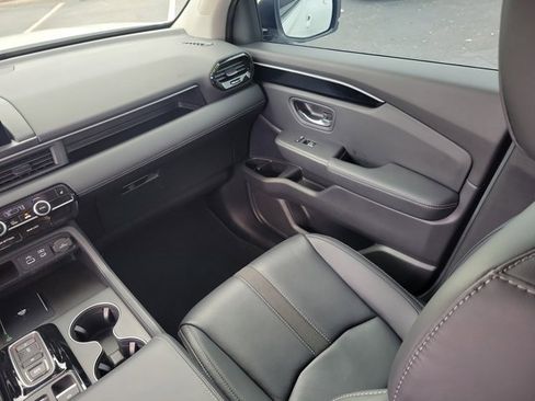 Certified 2025 Honda Pilot EX-L image 4