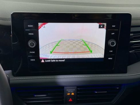 Certified 2025 Volkswagen Jetta SEL FWD image 17