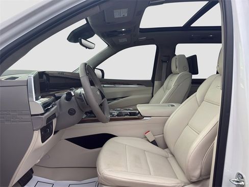 Used 2025 Cadillac Escalade Sport Platinum w/ LPO, ONYX Package image 26