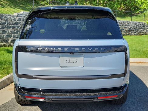 New 2026 Land Rover Range Rover Long Wheelbase SE AWD/4WD image 7