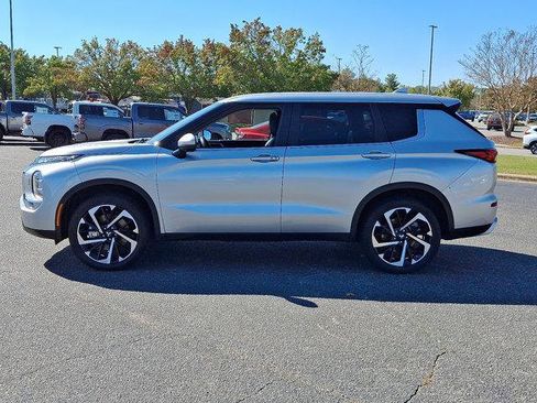 Used 2023 Mitsubishi Outlander SE image 7
