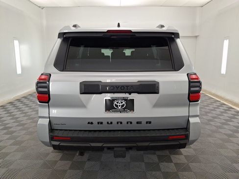 Certified 2025 Toyota 4Runner SR5 AWD/4WD image 22